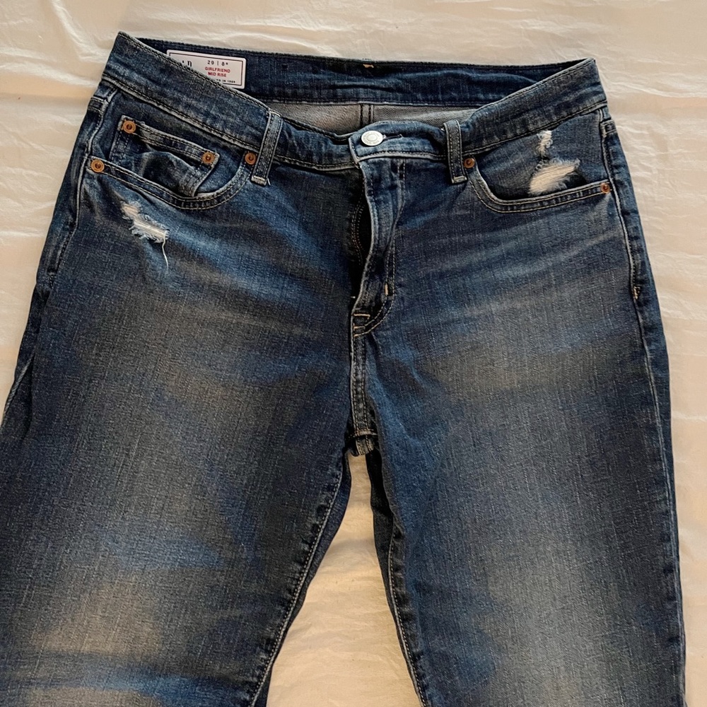 GAP MID RISE GIRLFRIEND JEANS